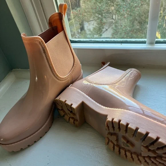 London Fog Women's Wembley Ankle Rain Boots Glossy Blush Pink Size 6 - Picture 2 of 8